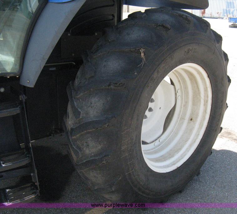 image for item H5313 2004 New Holland TS100A Plus tractor