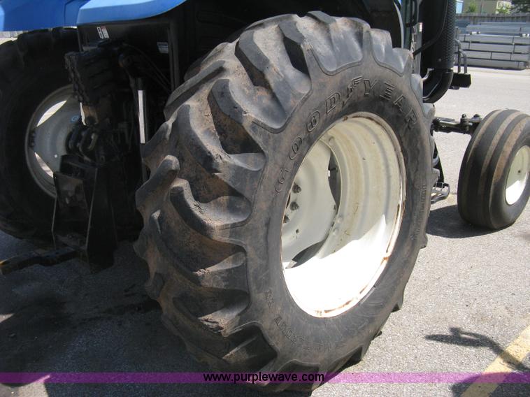 image for item H5313 2004 New Holland TS100A Plus tractor