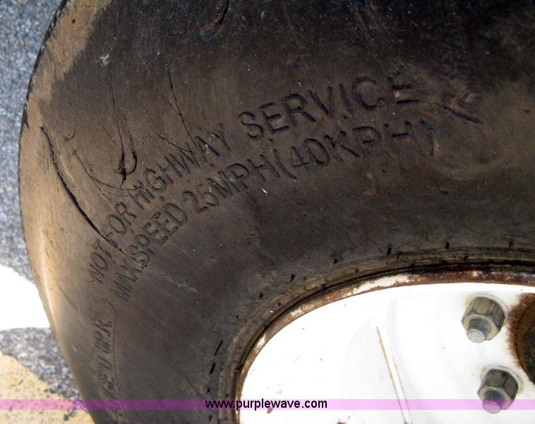 image for item H5313 2004 New Holland TS100A Plus tractor