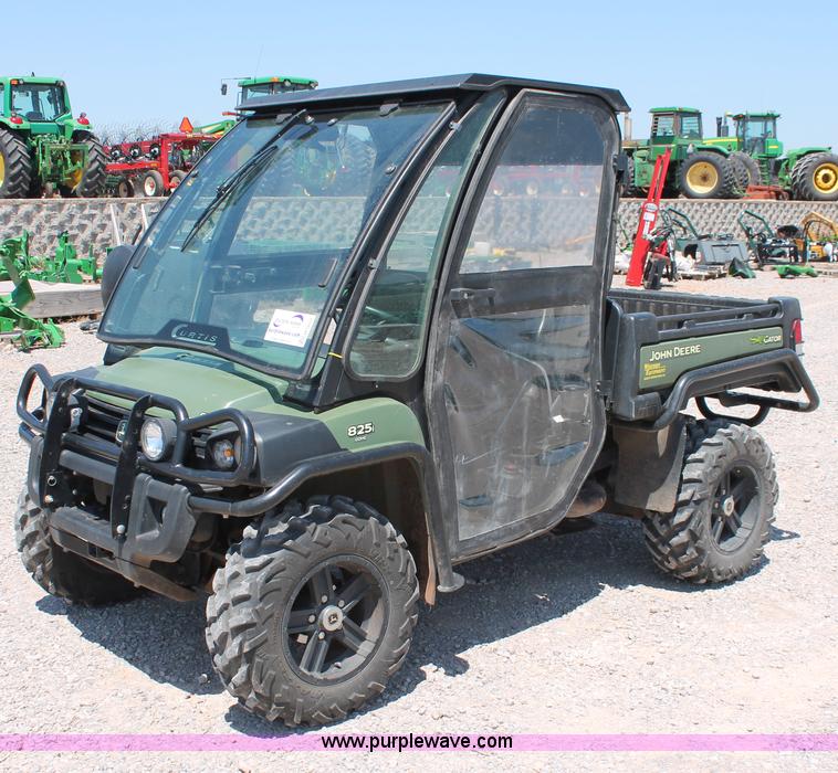 image for item H5622 2012 John Deere 825i Gator utility vehicle