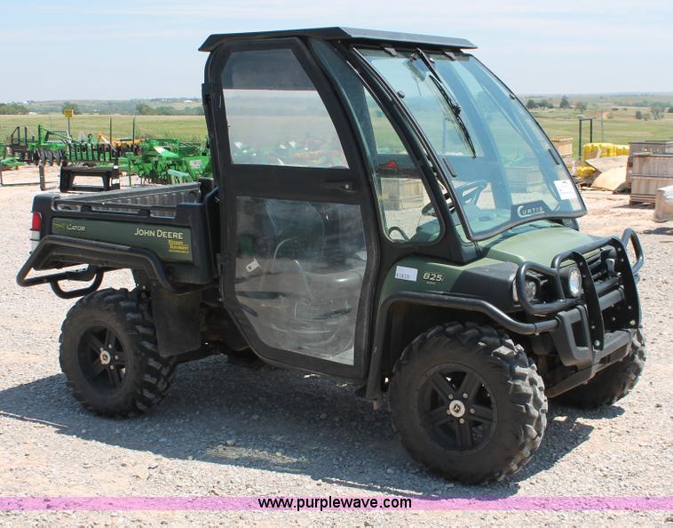 image for item H5622 2012 John Deere 825i Gator utility vehicle