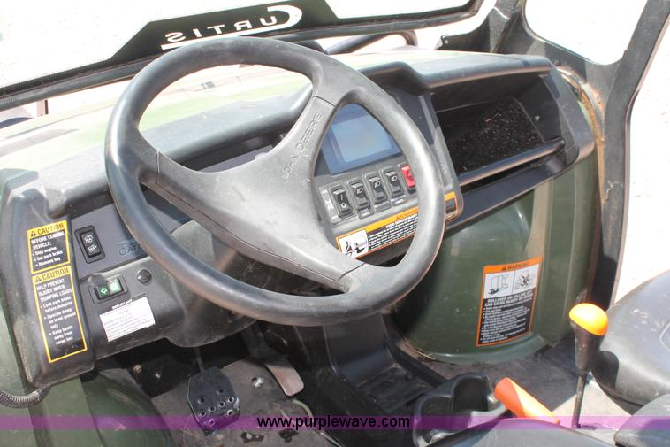 image for item H5622 2012 John Deere 825i Gator utility vehicle