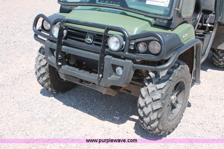 image for item H5622 2012 John Deere 825i Gator utility vehicle