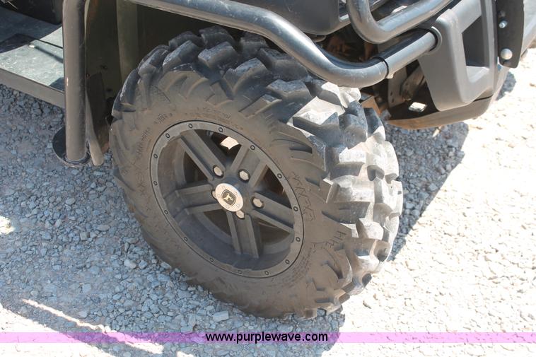 image for item H5622 2012 John Deere 825i Gator utility vehicle