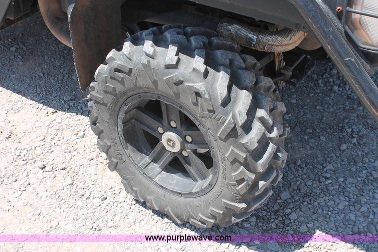 image for item H5622 2012 John Deere 825i Gator utility vehicle