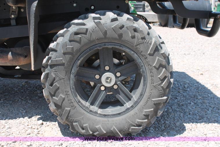 image for item H5622 2012 John Deere 825i Gator utility vehicle