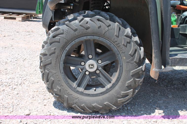 image for item H5622 2012 John Deere 825i Gator utility vehicle
