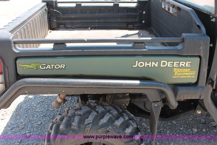 image for item H5622 2012 John Deere 825i Gator utility vehicle