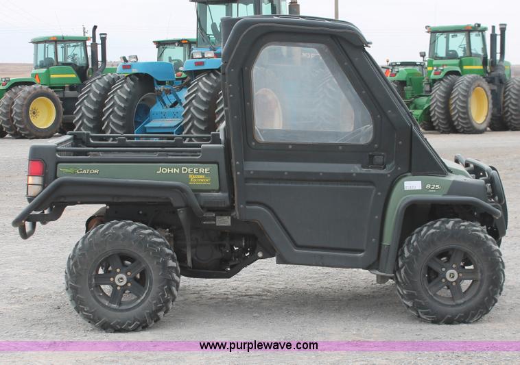 image for item H8253 2012 John Deere 825i Gator utility vehicle