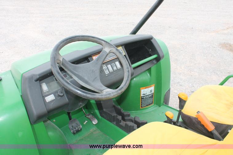 image for item H8258 2006 John Deere HPX Gator utility vehicle
