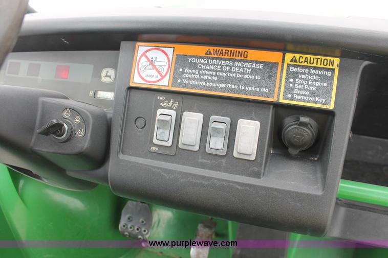 image for item H8258 2006 John Deere HPX Gator utility vehicle