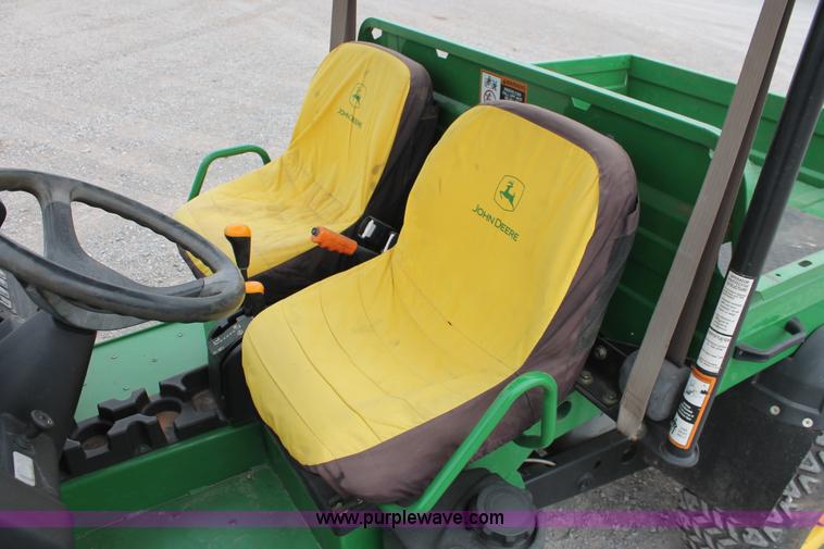 image for item H8258 2006 John Deere HPX Gator utility vehicle