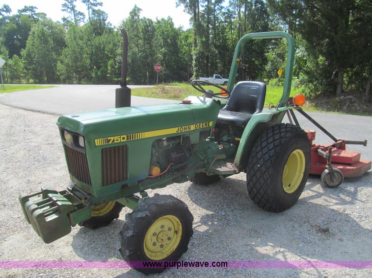 image for item H8875 1986 John Deere 750 tractor