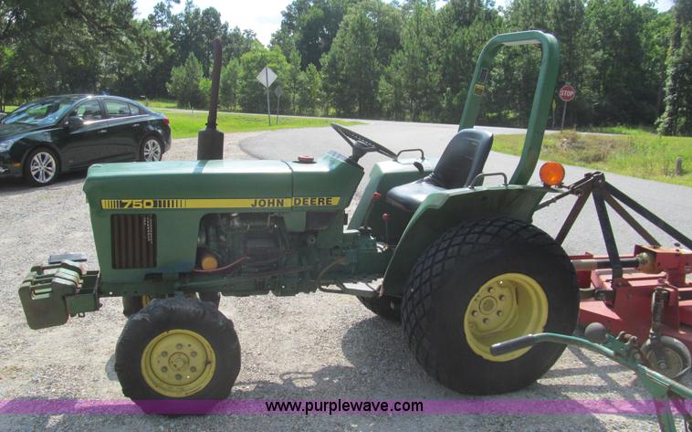 image for item H8875 1986 John Deere 750 tractor