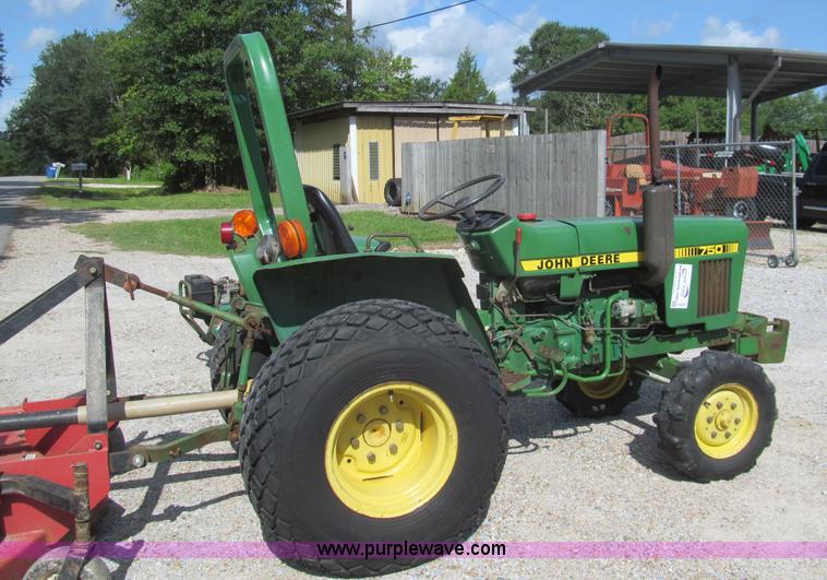image for item H8875 1986 John Deere 750 tractor
