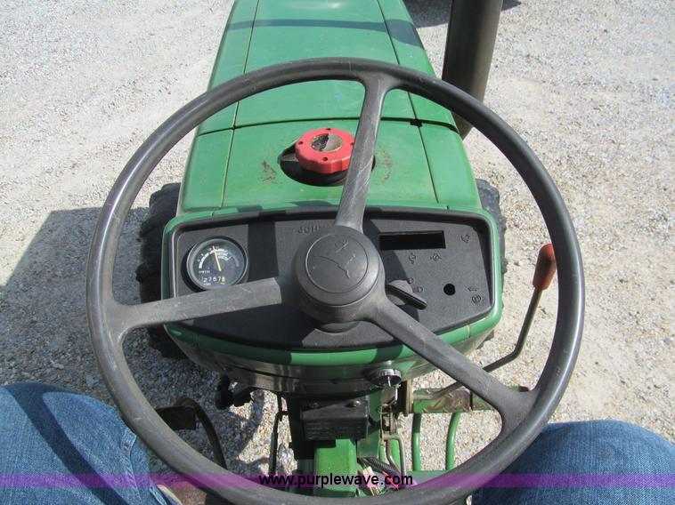 image for item H8875 1986 John Deere 750 tractor