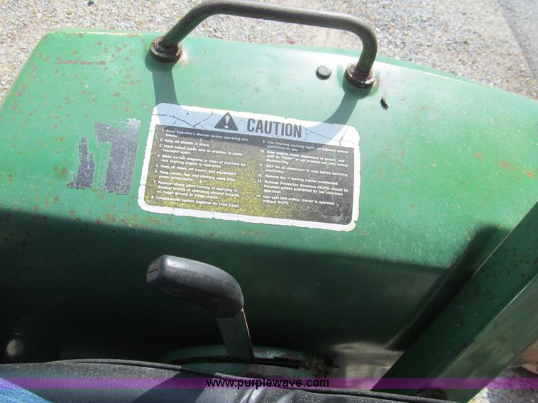 image for item H8875 1986 John Deere 750 tractor