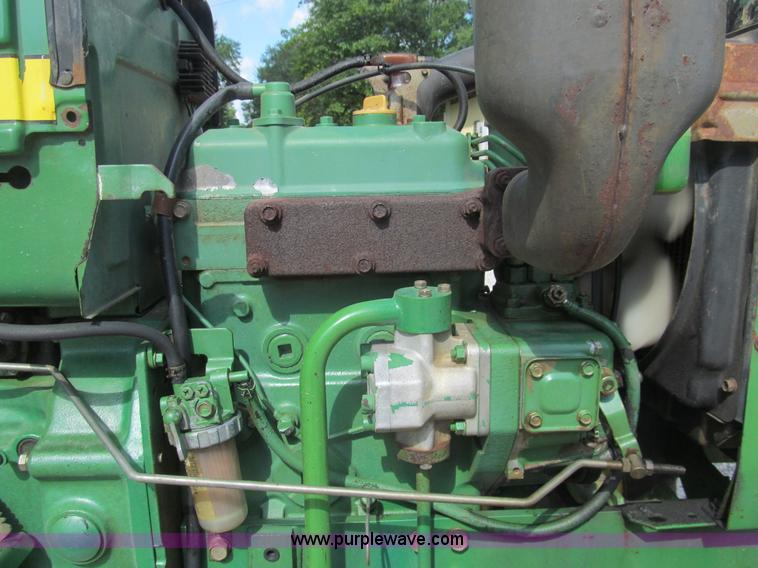 image for item H8875 1986 John Deere 750 tractor