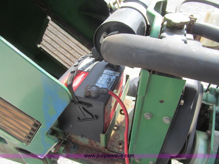 image for item H8875 1986 John Deere 750 tractor