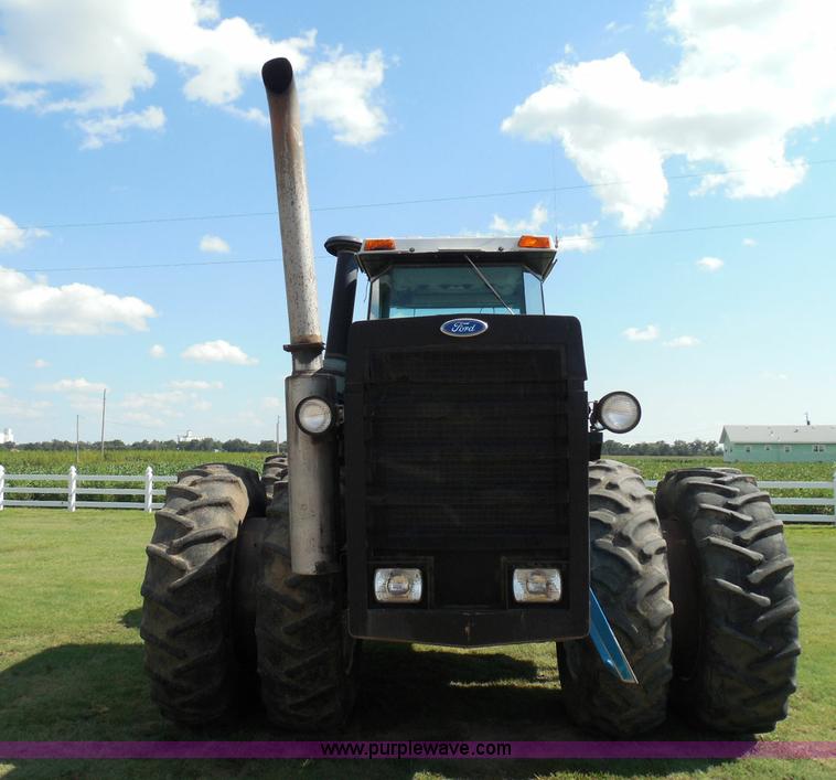 image for item I3432 1993 Ford 846 Versatile 4WD tractor