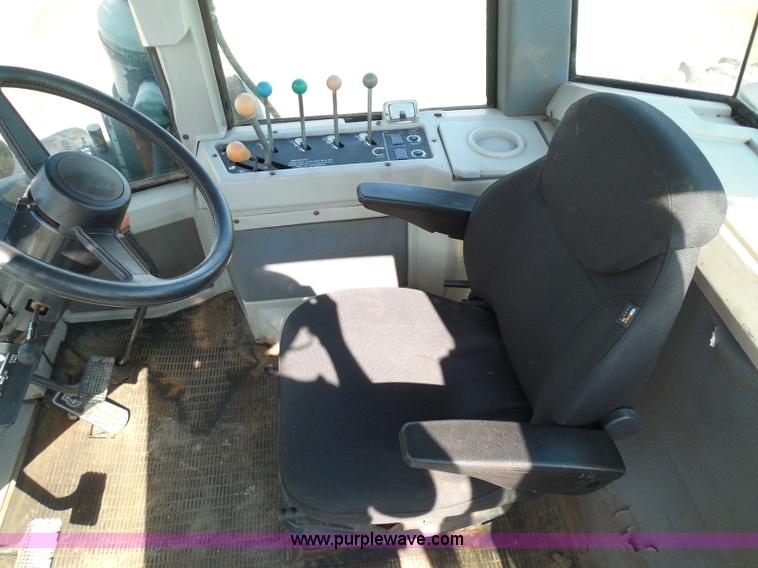 image for item I3432 1993 Ford 846 Versatile 4WD tractor