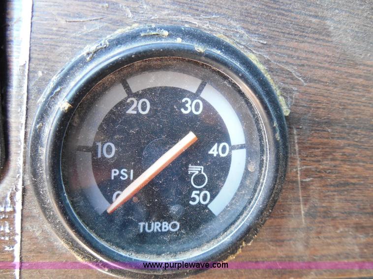 image for item I3463 1997 Freightliner FLD semi truck