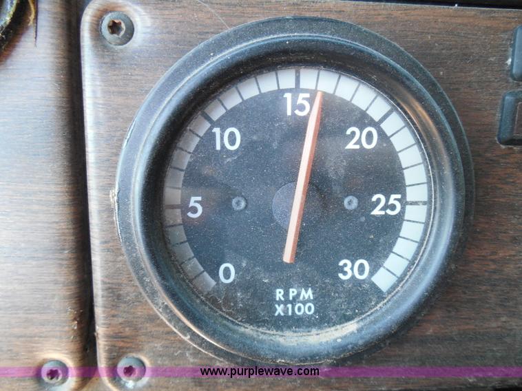 image for item I3463 1997 Freightliner FLD semi truck