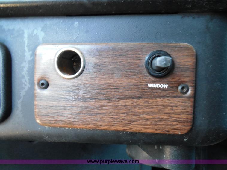 image for item I3463 1997 Freightliner FLD semi truck