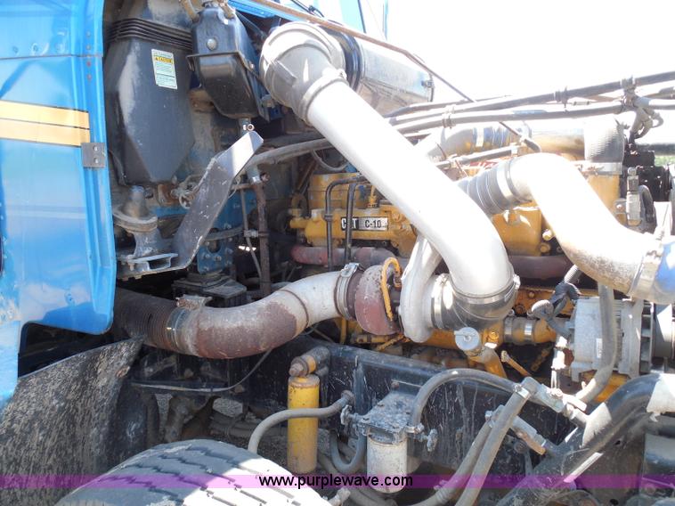 image for item I3463 1997 Freightliner FLD semi truck