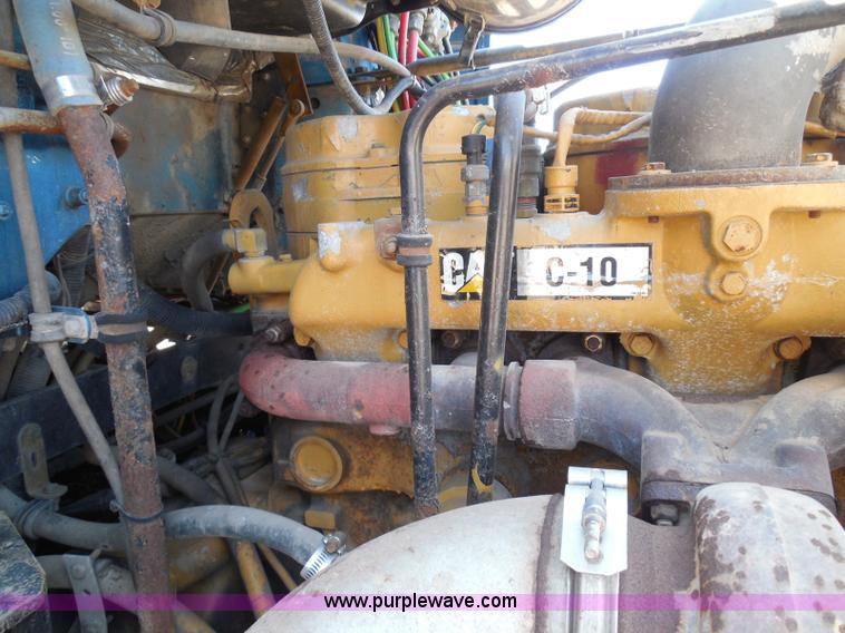 image for item I3463 1997 Freightliner FLD semi truck