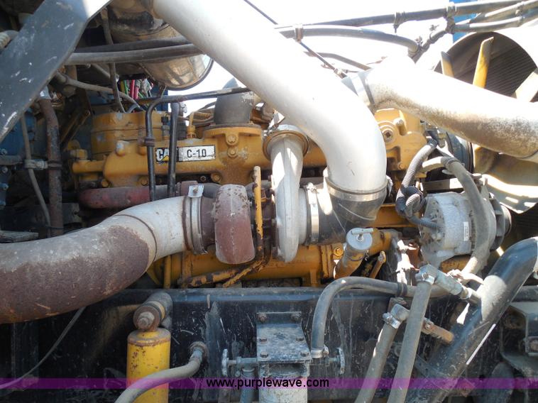 image for item I3463 1997 Freightliner FLD semi truck