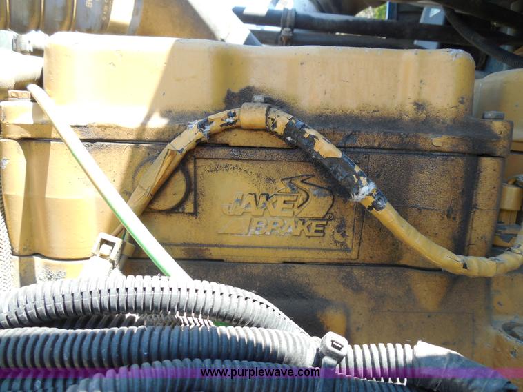 image for item I3463 1997 Freightliner FLD semi truck