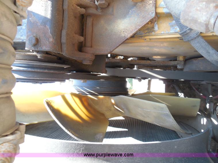 image for item I3463 1997 Freightliner FLD semi truck