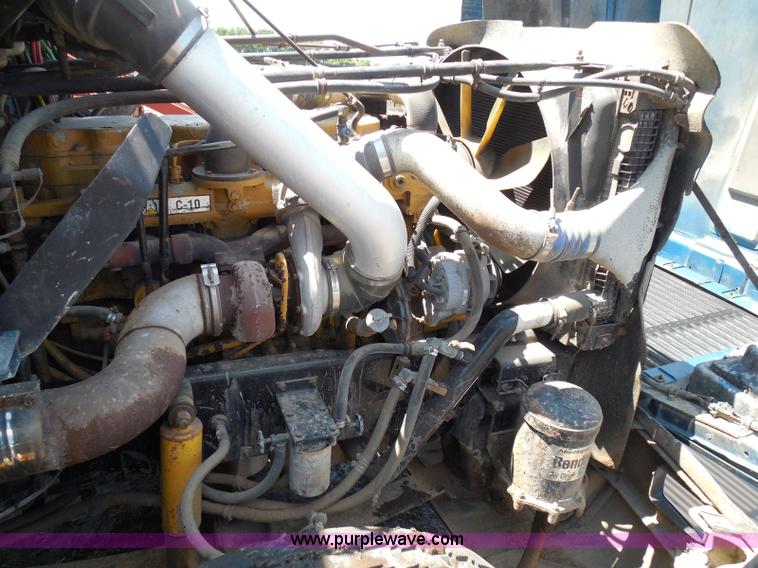 image for item I3463 1997 Freightliner FLD semi truck