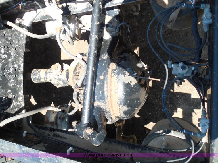 image for item I3463 1997 Freightliner FLD semi truck