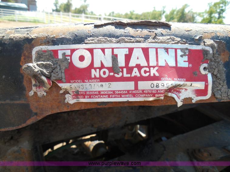 image for item I3463 1997 Freightliner FLD semi truck