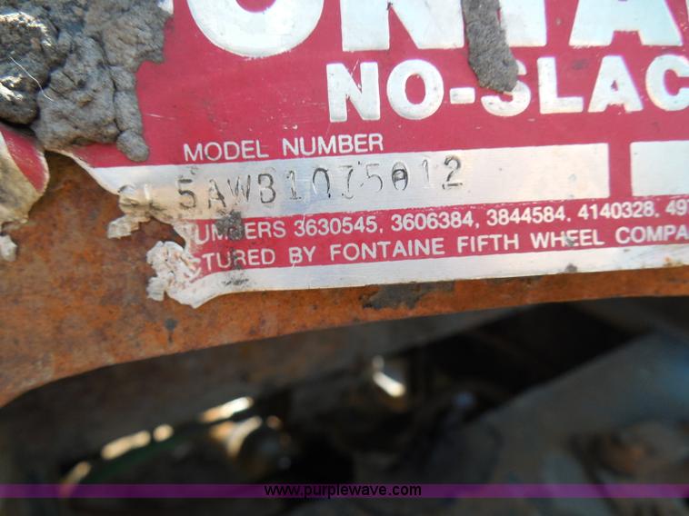 image for item I3463 1997 Freightliner FLD semi truck