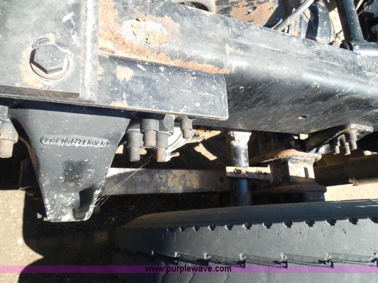 image for item I3463 1997 Freightliner FLD semi truck