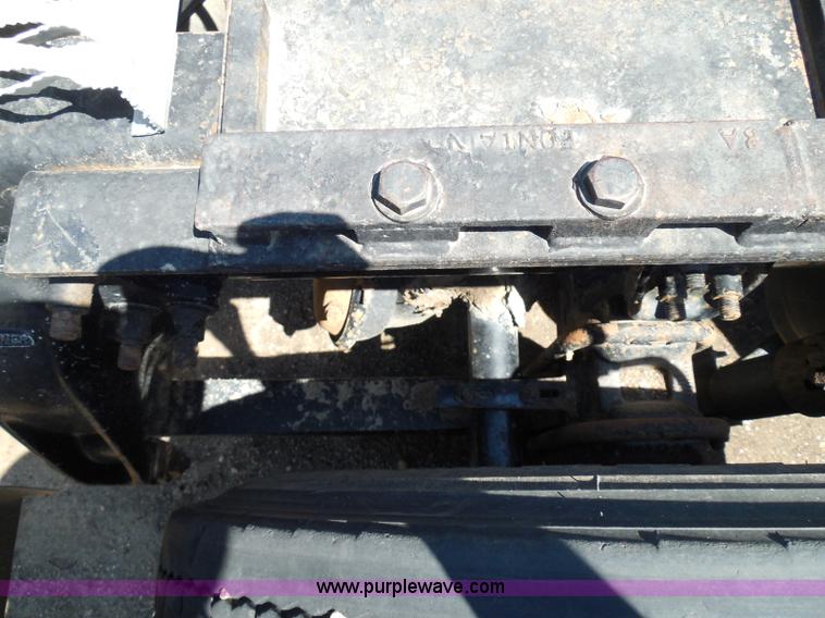 image for item I3463 1997 Freightliner FLD semi truck