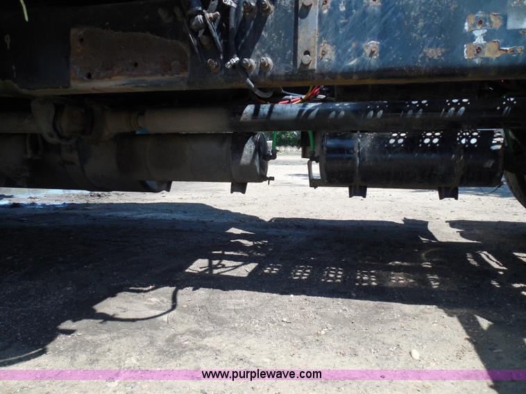 image for item I3463 1997 Freightliner FLD semi truck