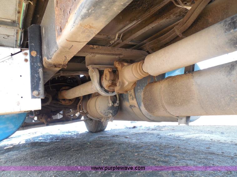 image for item I3463 1997 Freightliner FLD semi truck