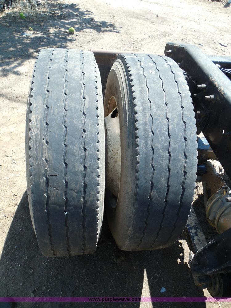 image for item I3463 1997 Freightliner FLD semi truck