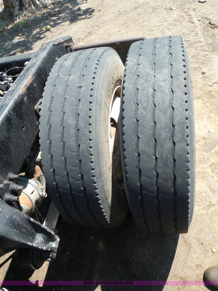 image for item I3463 1997 Freightliner FLD semi truck