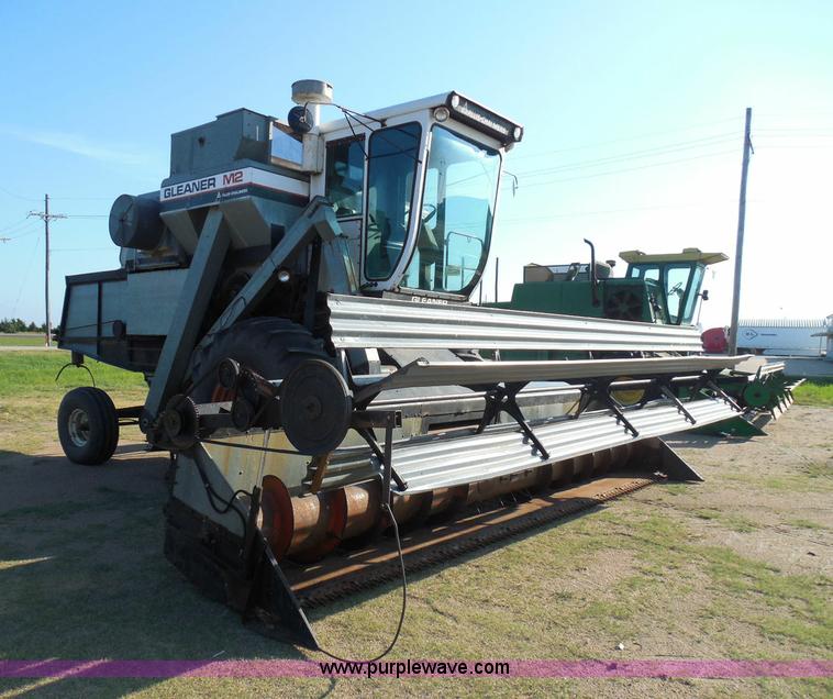image for item I3465 1977 Gleaner M2 combine