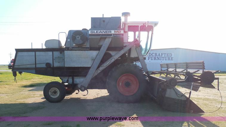 image for item I3465 1977 Gleaner M2 combine