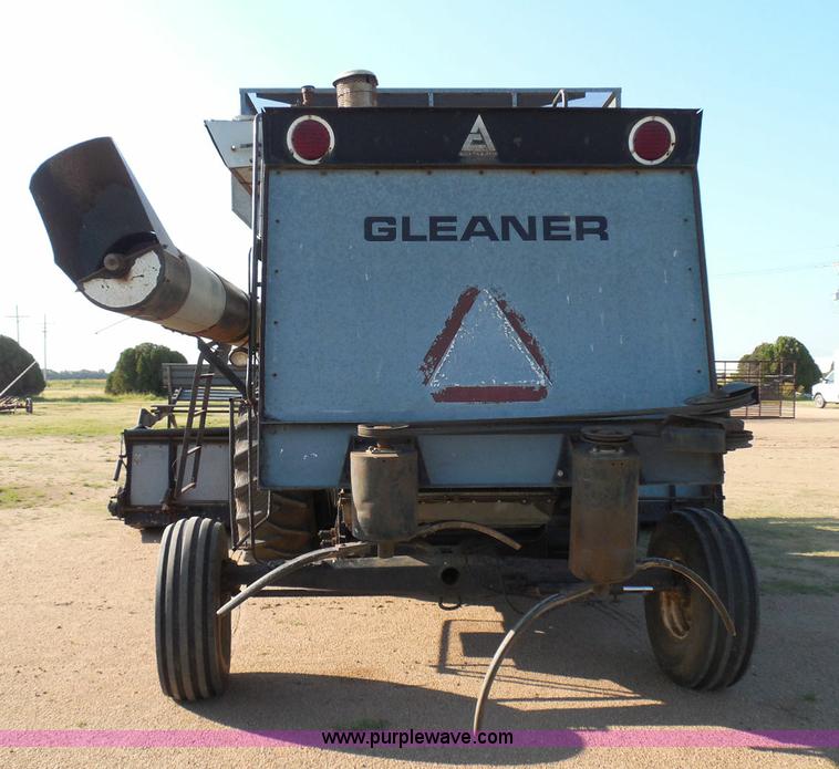 image for item I3465 1977 Gleaner M2 combine