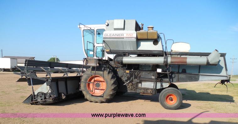 image for item I3465 1977 Gleaner M2 combine
