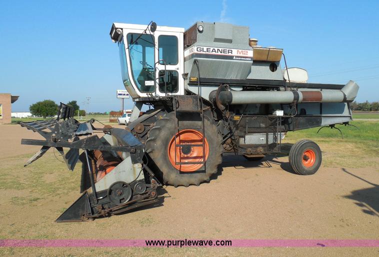 image for item I3465 1977 Gleaner M2 combine