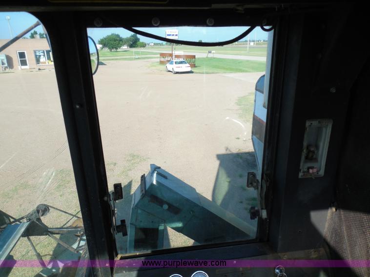 image for item I3465 1977 Gleaner M2 combine