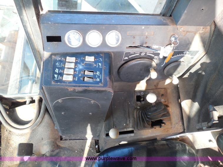 image for item I3465 1977 Gleaner M2 combine